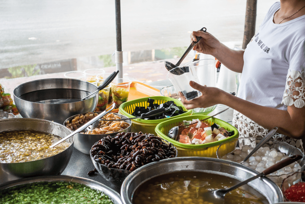 Vietnamese desserts at Che Yen are varied and appealing in colors and flavors (Source: Canva)